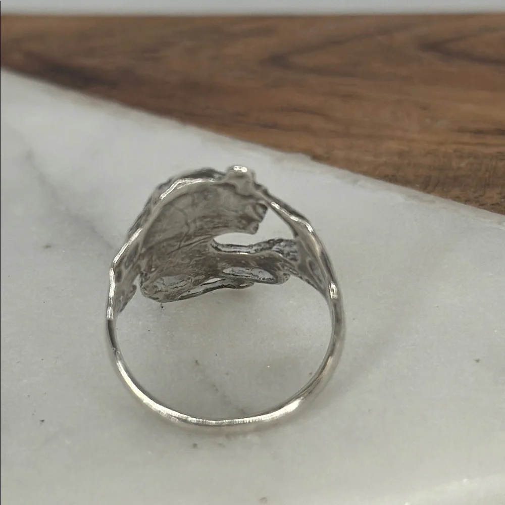 Ornate Estate Silver 925 Filigree Ring with Goddess Design Lot D37